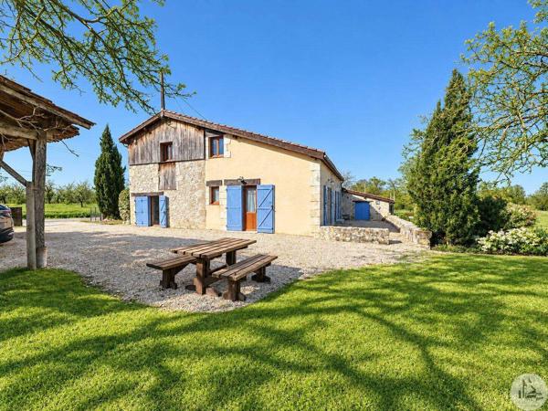 Propriété de caractère avec piscine et deux gîtes