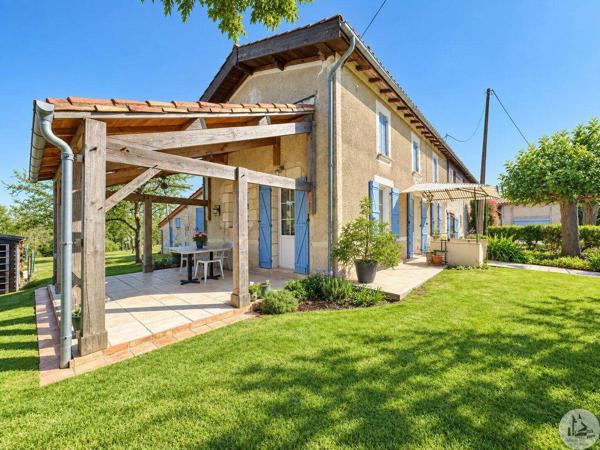 Propriété de caractère avec piscine et deux gîtes