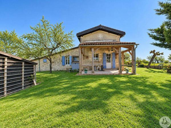 Propriété de caractère avec piscine et deux gîtes
