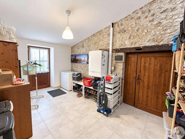 Propriété de caractère avec piscine et deux gîtes