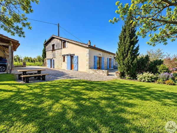 Propriété de caractère avec piscine et deux gîtes