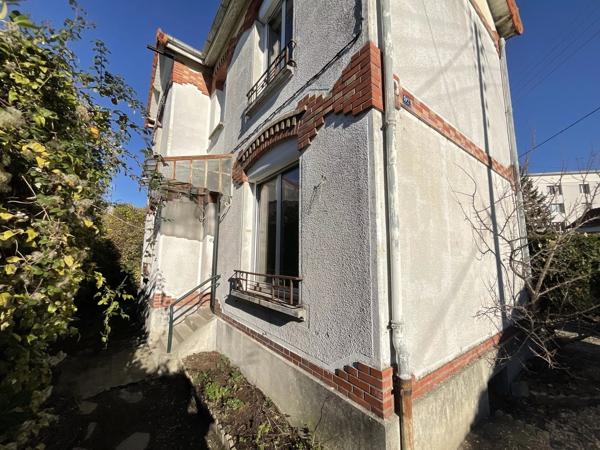 Maison de 1930 -  Trois Chambres - 464m2 de Terrain
