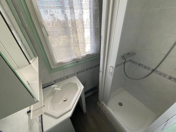 Maison de 1930 -  Trois Chambres - 464m2 de Terrain