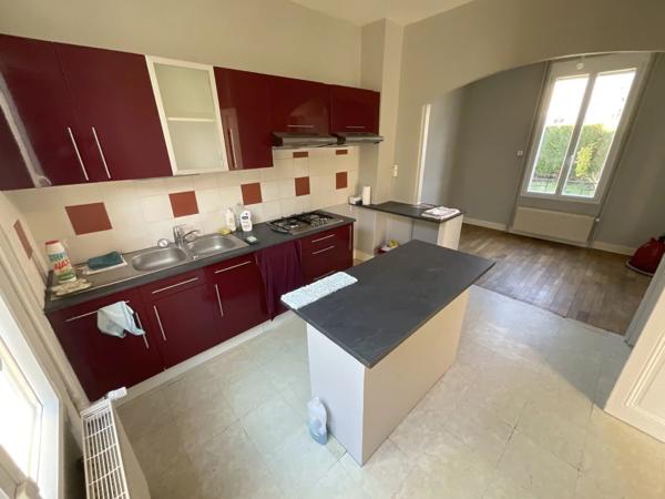 Maison de 1930 -  Trois Chambres - 464m2 de Terrain