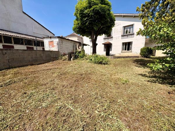 Maison de village avec grand jardin au centre de Golfech