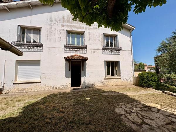 Maison de village avec grand jardin au centre de Golfech