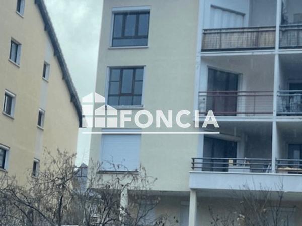 Location Appartement 3 pièces 64.59 m² - 91 RUE DE CAMARGNE Chambery 73000