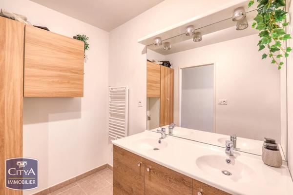 Appartement à vendre 4 pièces 84.15m² Tours (37200)