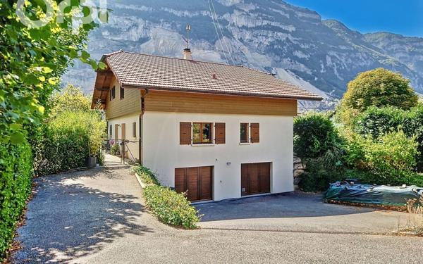 Maison à vendre    7 pièces • 162,49 m2 Étrembières