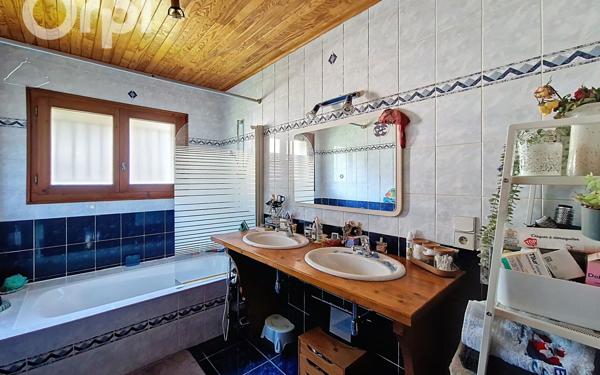 Maison à vendre    7 pièces • 162,49 m2 Étrembières