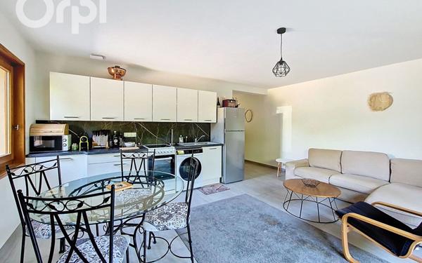 Maison à vendre    7 pièces • 162,49 m2 Étrembières