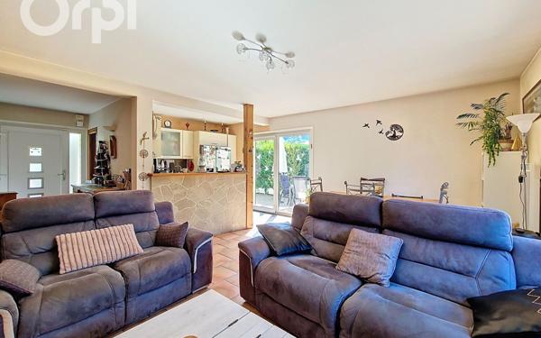 Maison à vendre    7 pièces • 162,49 m2 Étrembières