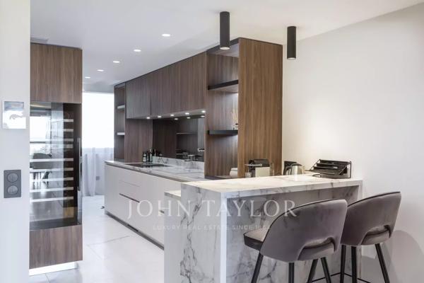 Superbe appartement en dernier étage avec vue mer panoramique