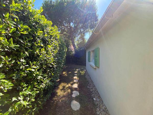 ROYAN - QUARTIER DU PARC - MAISON DE PLAIN PIED AVEC JARDIN