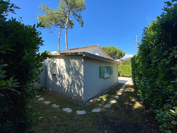 ROYAN - QUARTIER DU PARC - MAISON DE PLAIN PIED AVEC JARDIN