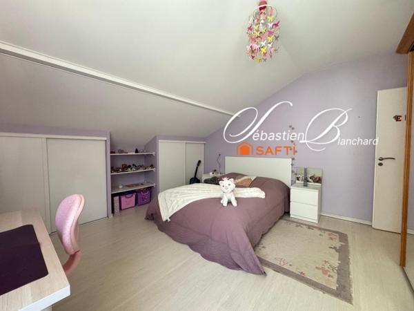 Maison contemporaine de 161 m² à Confort avec annexe, prestations haut de gamme