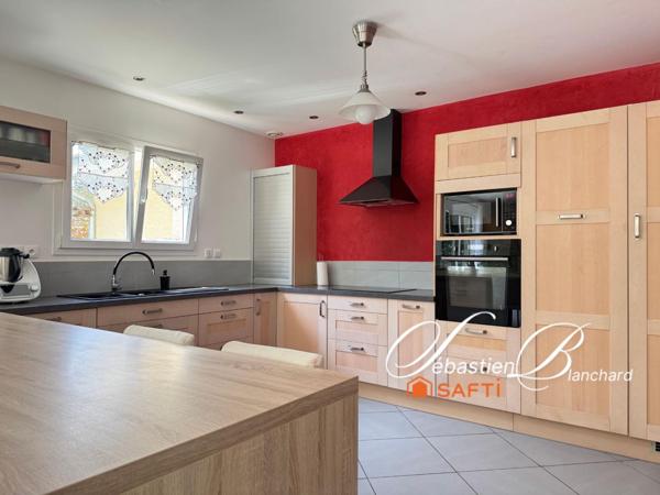 Maison contemporaine de 161 m² à Confort avec annexe, prestations haut de gamme