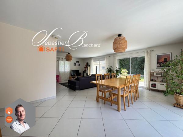 Maison contemporaine de 161 m² à Confort avec annexe, prestations haut de gamme