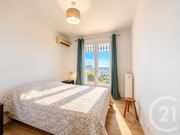 Appartement F3 à vendre  3 pièces - 63,78 m 2   ANTIBES  - 06