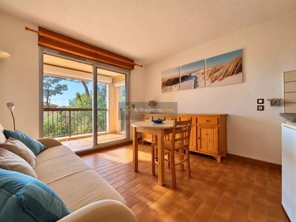 Vente                                                      Appartement
                        
                     2 pièces                      25 m2                     à Les Issambres