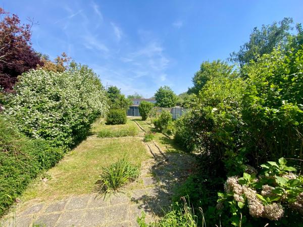 MAISON SEMI—INDIVIDUELLE 5 CHAMBRES DOUBLE GARAGE