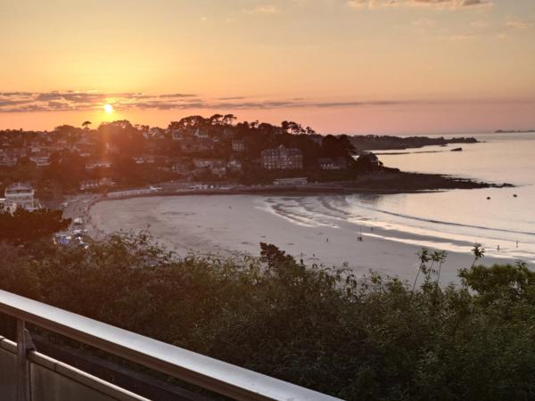 A Perros-Guirec, appartement T3 avec VUE SUR MER EXCEPTIONNELLE !