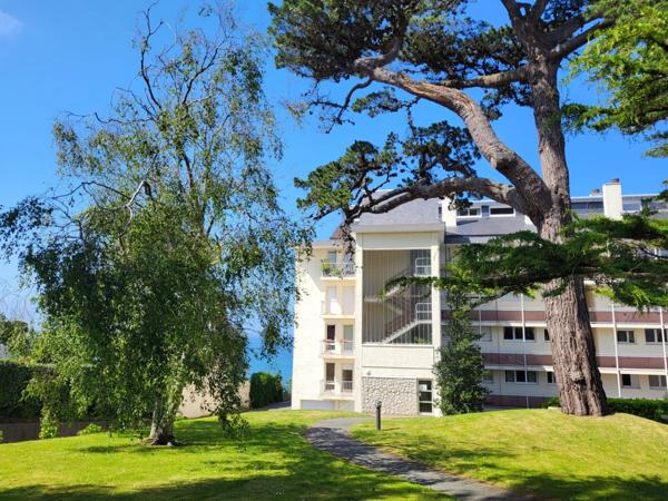 A Perros-Guirec, appartement T3 avec VUE SUR MER EXCEPTIONNELLE !