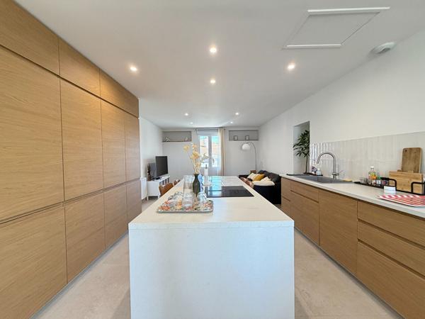 17200 ROYAN Royan. Appartement lumineux et récent, proche marché et plage