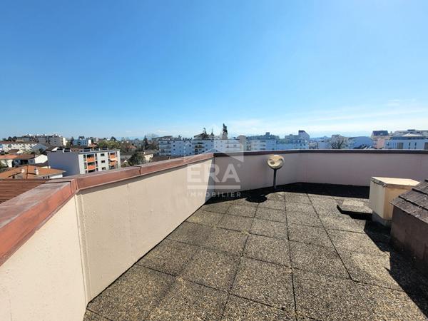 PAU - LOCATION MEUBLEE- Appartement 3 pièces de 90 m2 avec terrasse et garage