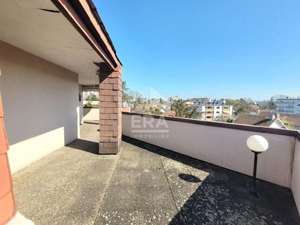 PAU - LOCATION MEUBLEE- Appartement 3 pièces de 90 m2 avec terrasse et garage