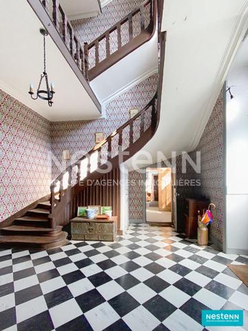 A vendre maison de prestige, centre de LAMBALLE proche des commodités, 11 chambres