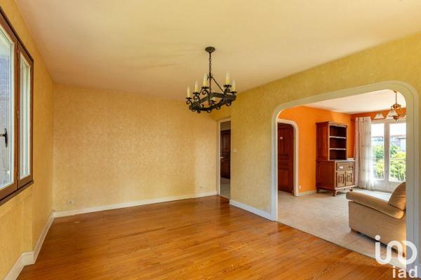 House for sale 4 rooms 164 m² Saint-Priest