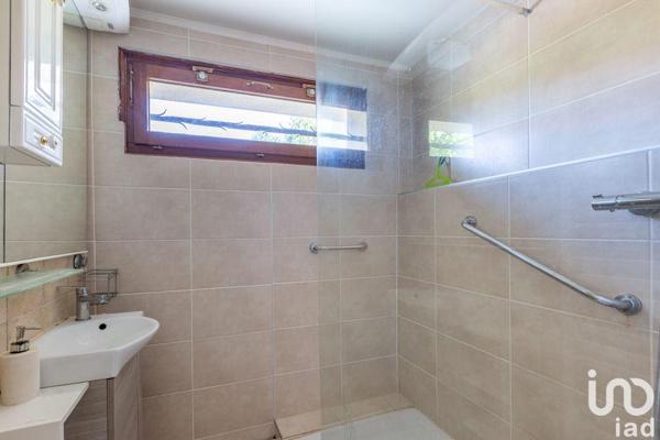 House for sale 4 rooms 164 m² Saint-Priest