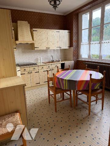 Maison à vendre à Châteaulin (29150) en Finistère (29)

Vente d'une maison située à Châteauli...