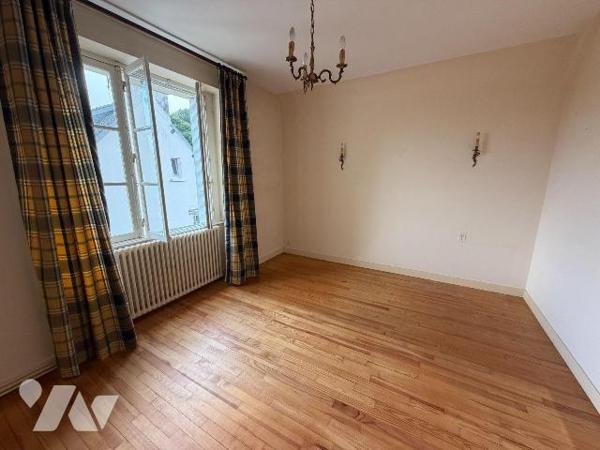 Maison à vendre à Châteaulin (29150) en Finistère (29)

Vente d'une maison située à Châteauli...