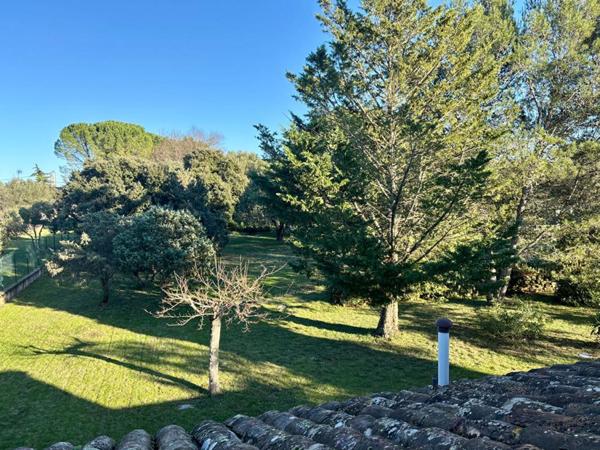 Villa lumineuse en position dominante avec vue !