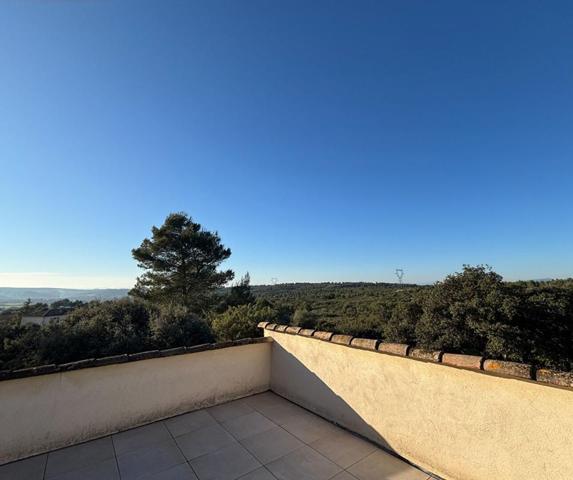 Villa lumineuse en position dominante avec vue !