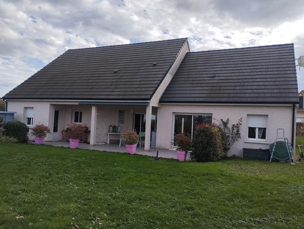 Maison à vendre à Boyer : un havre de paix au coeur de la nature