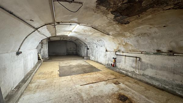 Avallon (89200) Local commercial centre Place de la Fontaine- Mairie AVALLON