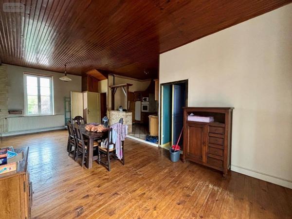 Immeuble à vendre à Saint-Gilles en Saône-et-Loire (71510), ref : 71057-26