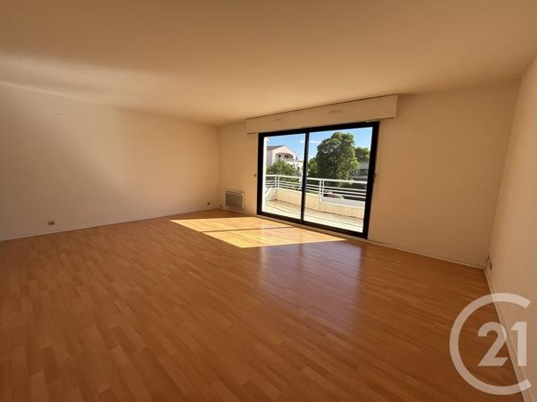 Appartement T4 à vendre  4 pièces - 93 m 2   LE BOUSCAT  - 33