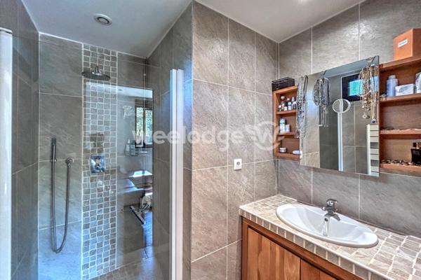 Maison à vendre 8 pièces de 216 m² à Sucy-en-Brie