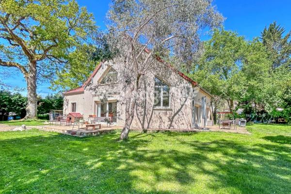 Maison à vendre 8 pièces de 216 m² à Sucy-en-Brie