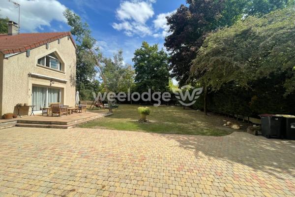 Maison à vendre 8 pièces de 216 m² à Sucy-en-Brie