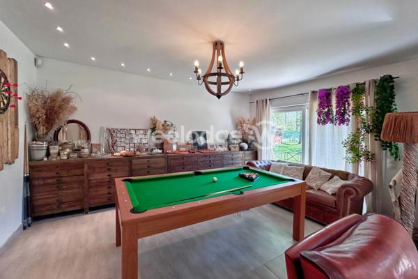 Maison à vendre 8 pièces de 216 m² à Sucy-en-Brie