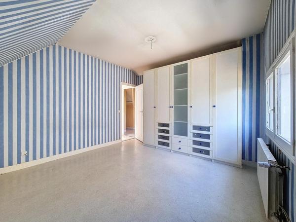 Maison 5 chambres sur sous sol total