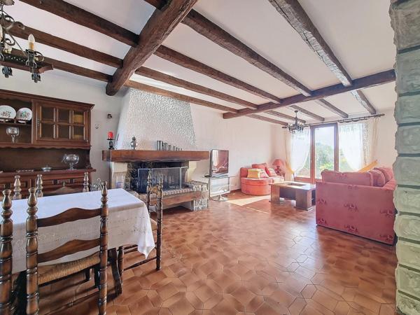 Maison 5 chambres sur sous sol total