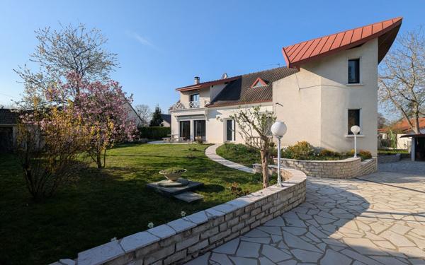 Maison à vendre    5 pièces • 200 m2 Lagny-sur-Marne