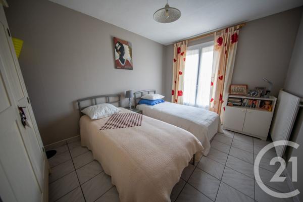 Maison à vendre  4 pièces - 83,86 m 2   ST MEDARD EN JALLES  - 33