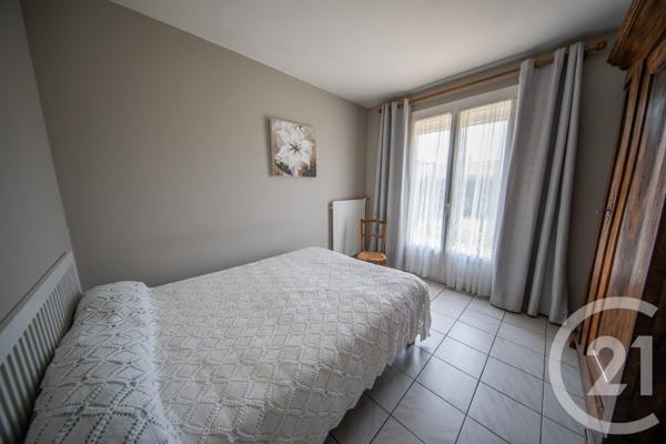 Maison à vendre  4 pièces - 83,86 m 2   ST MEDARD EN JALLES  - 33